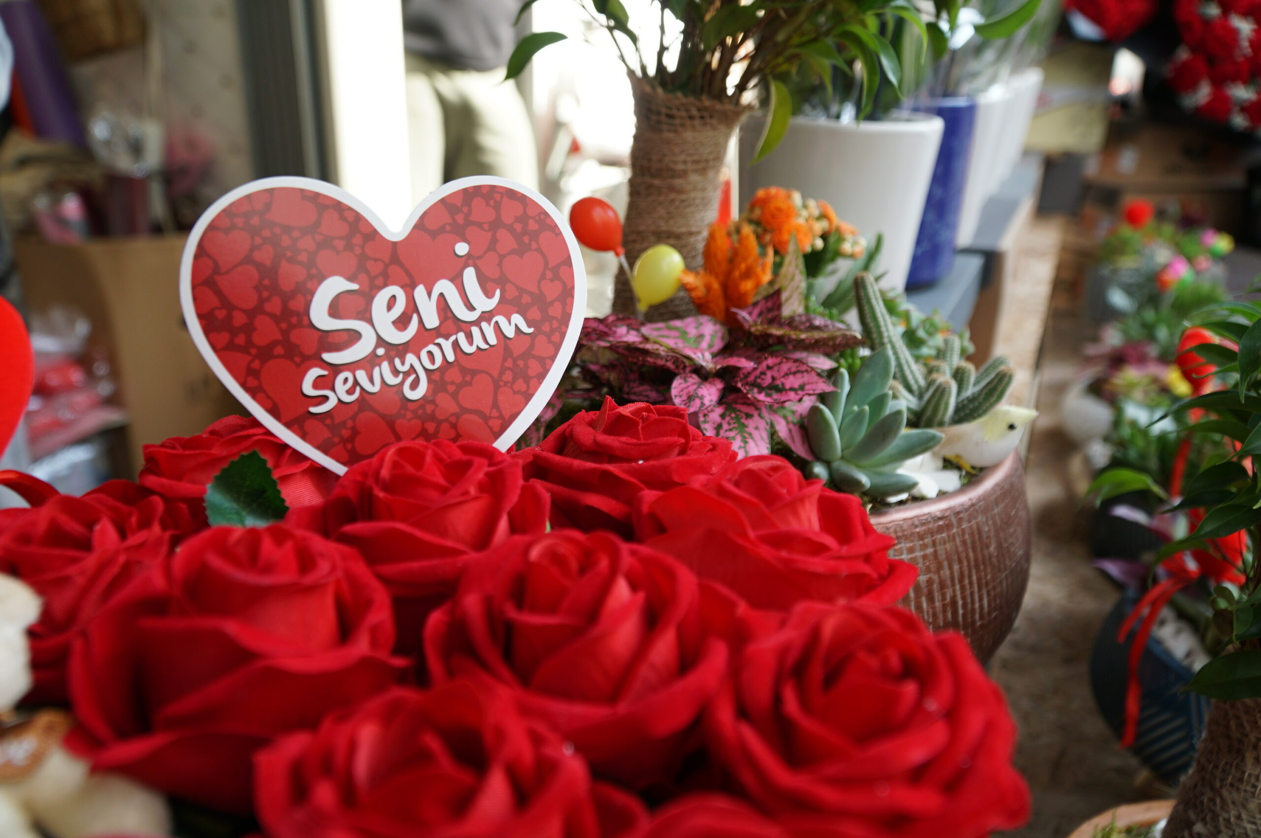 Sevgililer Günü Sevgiden Önce Cepleri Sınıyor